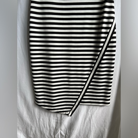 Calvin Klein Size 2 striped dress - Picture 4 of 5